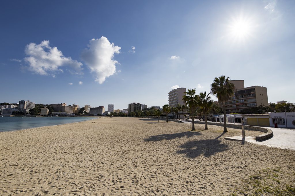 Playa de Son Maties - Schöner Strand in Palmanova im Südwesten Mallorcas