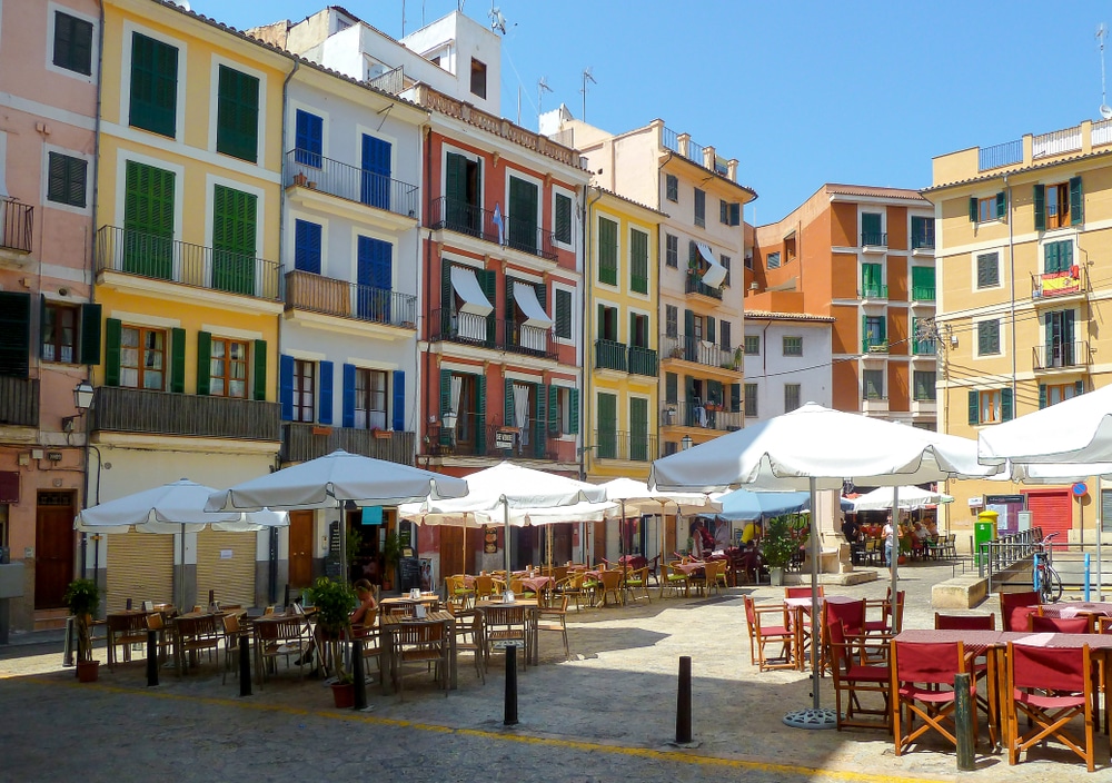 Beliebtesten Passagen in Palma laden mit ihren Geschäften, Cafés und Restaurants zum Verweilen ein.